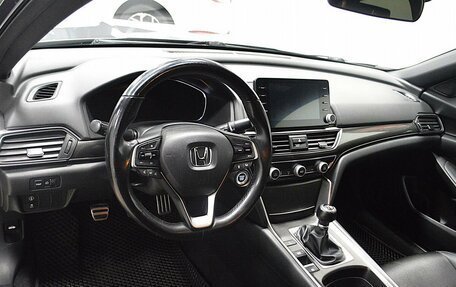 Honda Accord IX рестайлинг, 2018 год, 1 649 000 рублей, 14 фотография