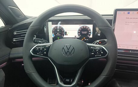 Volkswagen Tiguan II, 2024 год, 4 749 000 рублей, 15 фотография