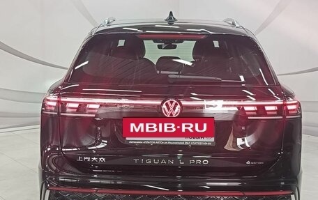 Volkswagen Tiguan II, 2024 год, 4 749 000 рублей, 7 фотография