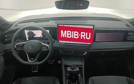 Volkswagen Tiguan II, 2024 год, 4 749 000 рублей, 17 фотография