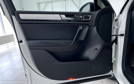 Volkswagen Touareg III, 2012 год, 2 745 000 рублей, 38 фотография
