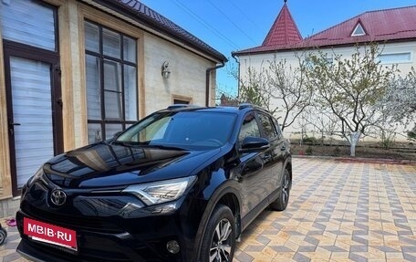 Toyota RAV4, 2017 год, 2 050 000 рублей, 4 фотография