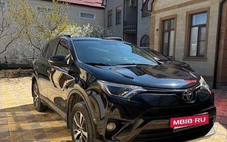Toyota RAV4, 2017 год, 2 050 000 рублей, 12 фотография