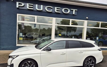Peugeot 308, 2022 год, 2 130 000 рублей, 3 фотография