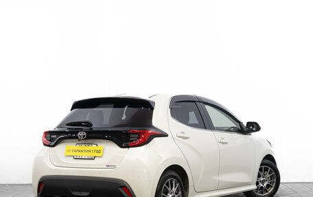 Toyota Yaris, 2021 год, 1 799 000 рублей, 5 фотография