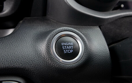 Toyota Yaris, 2021 год, 1 799 000 рублей, 21 фотография