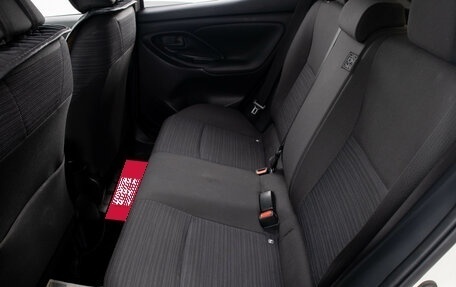 Toyota Yaris, 2021 год, 1 799 000 рублей, 26 фотография