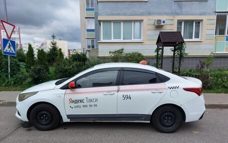 Hyundai Solaris II рестайлинг, 2018 год, 870 000 рублей, 3 фотография