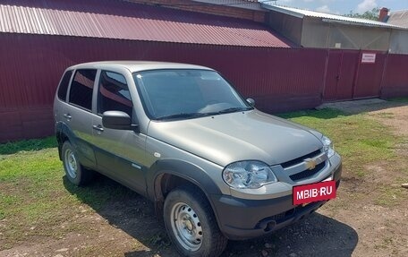 Chevrolet Niva I рестайлинг, 2012 год, 645 000 рублей, 2 фотография