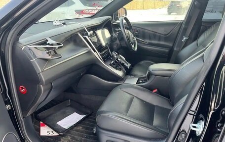 Toyota Harrier, 2019 год, 2 850 000 рублей, 8 фотография