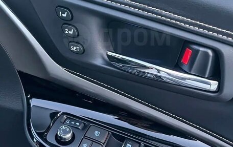Toyota Harrier, 2019 год, 2 850 000 рублей, 22 фотография