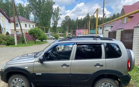 Chevrolet Niva I рестайлинг, 2011 год, 457 777 рублей, 4 фотография