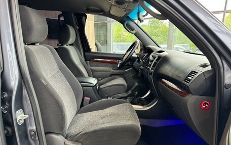 Toyota Land Cruiser Prado 120 рестайлинг, 2005 год, 1 320 000 рублей, 28 фотография