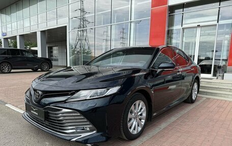 Toyota Camry, 2020 год, 3 590 000 рублей, 2 фотография