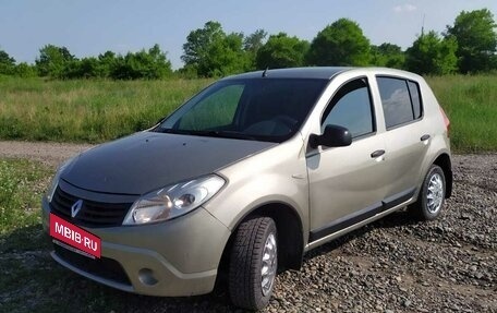 Renault Sandero I, 2010 год, 750 000 рублей, 1 фотография