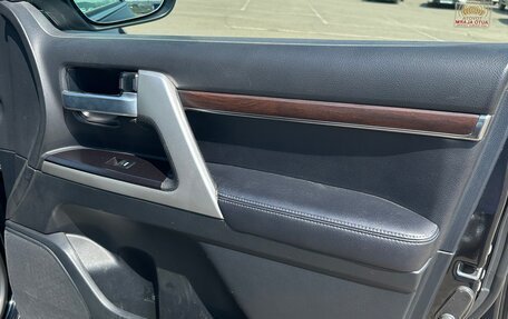 Toyota Land Cruiser 200, 2020 год, 7 500 000 рублей, 23 фотография