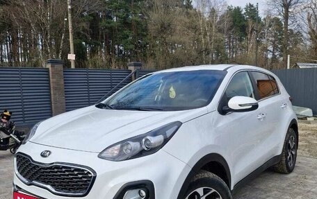 KIA Sportage IV рестайлинг, 2020 год, 2 400 000 рублей, 2 фотография