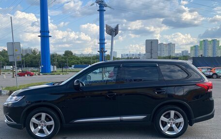 Mitsubishi Outlander III рестайлинг 3, 2018 год, 2 470 000 рублей, 6 фотография