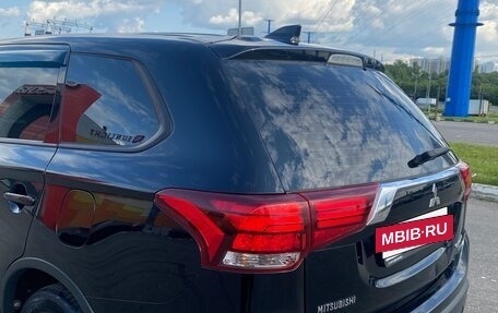 Mitsubishi Outlander III рестайлинг 3, 2018 год, 2 470 000 рублей, 4 фотография