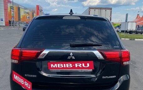 Mitsubishi Outlander III рестайлинг 3, 2018 год, 2 470 000 рублей, 9 фотография