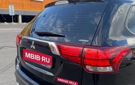 Mitsubishi Outlander III рестайлинг 3, 2018 год, 2 470 000 рублей, 12 фотография