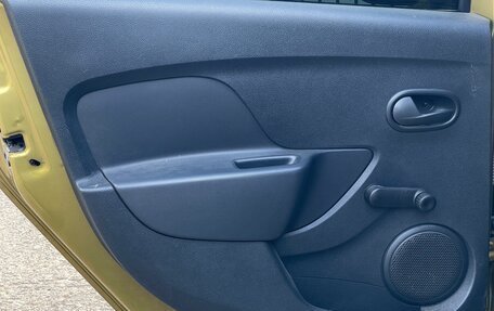 Renault Sandero II рестайлинг, 2017 год, 1 299 000 рублей, 26 фотография