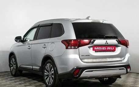 Mitsubishi Outlander III рестайлинг 3, 2020 год, 1 999 585 рублей, 7 фотография