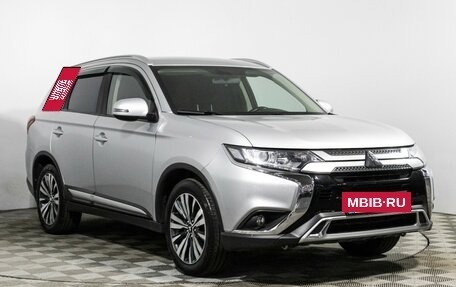 Mitsubishi Outlander III рестайлинг 3, 2020 год, 1 999 585 рублей, 3 фотография