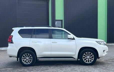 Toyota Land Cruiser Prado 150 рестайлинг 2, 2019 год, 5 190 000 рублей, 5 фотография