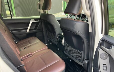 Toyota Land Cruiser Prado 150 рестайлинг 2, 2019 год, 5 190 000 рублей, 9 фотография