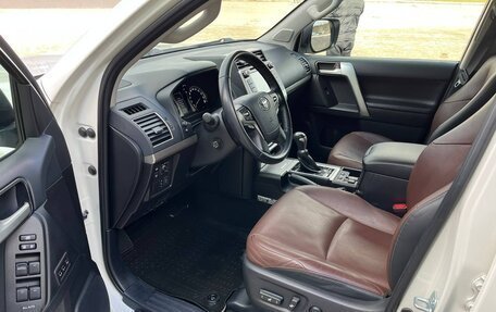 Toyota Land Cruiser Prado 150 рестайлинг 2, 2019 год, 5 190 000 рублей, 8 фотография