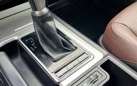 Toyota Land Cruiser Prado 150 рестайлинг 2, 2019 год, 5 190 000 рублей, 15 фотография