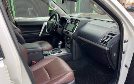 Toyota Land Cruiser Prado 150 рестайлинг 2, 2019 год, 5 190 000 рублей, 11 фотография