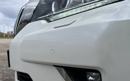 Toyota Land Cruiser Prado 150 рестайлинг 2, 2019 год, 5 190 000 рублей, 26 фотография