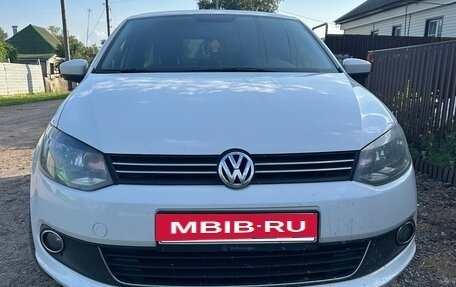 Volkswagen Polo VI (EU Market), 2013 год, 1 050 000 рублей, 2 фотография