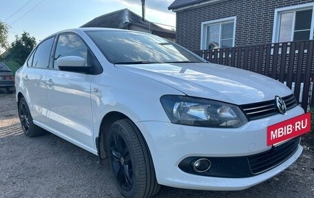 Volkswagen Polo VI (EU Market), 2013 год, 1 050 000 рублей, 3 фотография