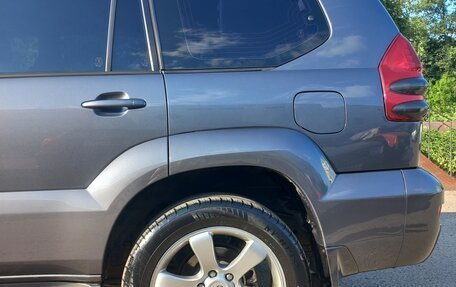 Toyota Land Cruiser Prado 120 рестайлинг, 2006 год, 2 180 000 рублей, 3 фотография