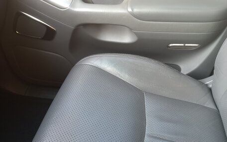 Toyota Land Cruiser Prado 120 рестайлинг, 2006 год, 2 180 000 рублей, 8 фотография