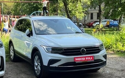 Volkswagen Tiguan II, 2021 год, 3 550 000 рублей, 1 фотография