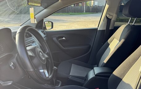 Volkswagen Polo VI (EU Market), 2012 год, 850 000 рублей, 6 фотография