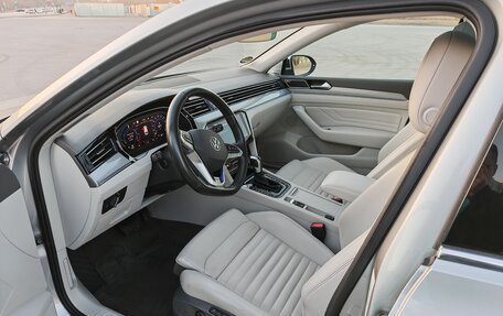 Volkswagen Passat B8 рестайлинг, 2020 год, 3 200 000 рублей, 7 фотография