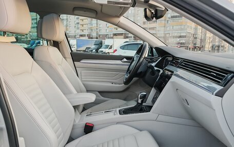 Volkswagen Passat B8 рестайлинг, 2020 год, 3 200 000 рублей, 20 фотография