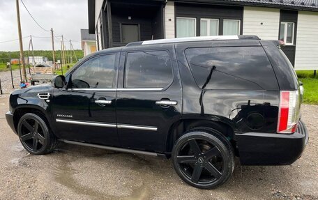 Cadillac Escalade III, 2011 год, 2 500 000 рублей, 3 фотография