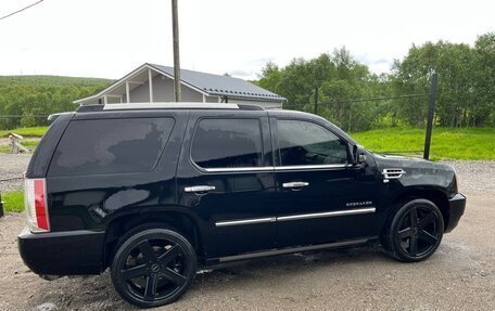 Cadillac Escalade III, 2011 год, 2 500 000 рублей, 2 фотография
