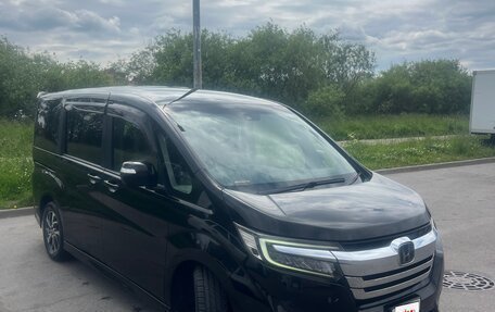 Honda Stepwgn IV, 2018 год, 2 300 000 рублей, 4 фотография