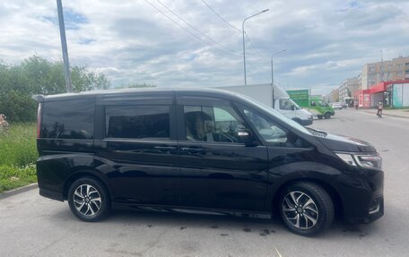 Honda Stepwgn IV, 2018 год, 2 300 000 рублей, 5 фотография