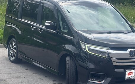 Honda Stepwgn IV, 2018 год, 2 300 000 рублей, 3 фотография