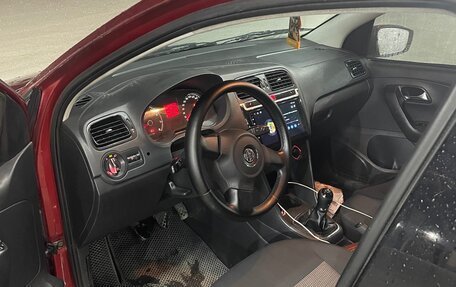 Volkswagen Polo VI (EU Market), 2012 год, 550 000 рублей, 2 фотография