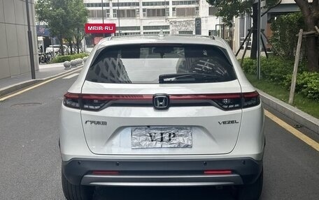 Honda Vezel, 2023 год, 1 800 000 рублей, 4 фотография
