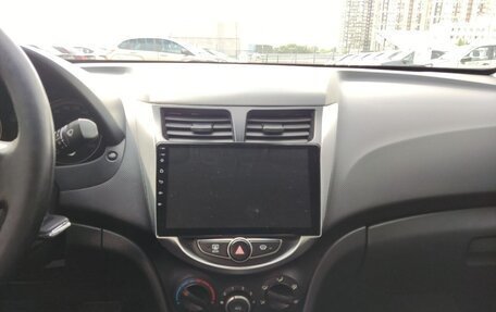 Hyundai Solaris II рестайлинг, 2014 год, 1 107 000 рублей, 12 фотография